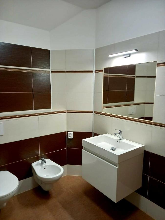 Apartmany Kocanda Jesenice  Buitenkant foto